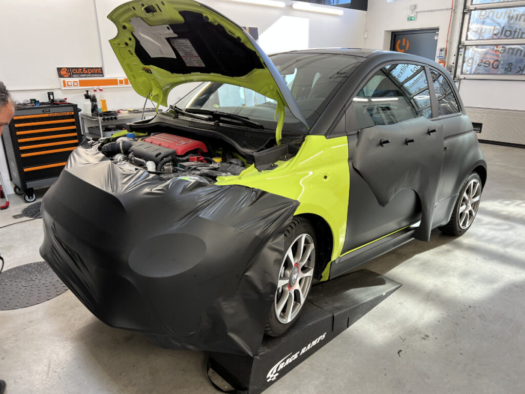 Fahrzeugfolierung_3 Fahrzeugfolierung kleines Auto